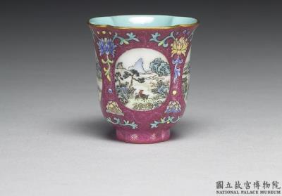 图片[2]-Cup with landscape on red ground in falangcai polychrome enamels, Qing dynasty, Qianlong reign (1736-1795)-China Archive